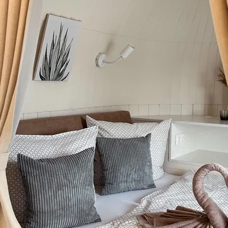 Lieblingsplatz - Iglu An Land